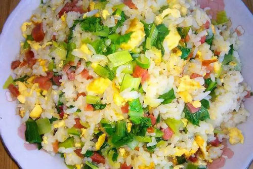 Cơm chiên trứng: Nên chiên trứng trước hay chiên cơm trước?