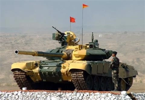 An mua 400 chiec T-90S du da co giay phep san xuat 