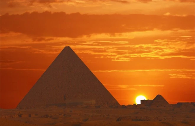 Bí mật thế giới ngầm bên dưới kim tự tháp bậc thang ở Ai Cập - Ảnh 2.