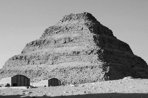 Kim tự tháp bậc thang Djoser.