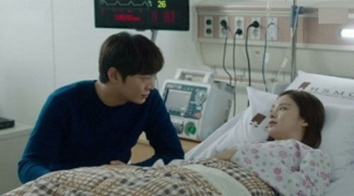 Vợ sau sinh sức khỏe yếu nhưng chồng vẫn ép tắm nước lạnh để rồi tối đó phải bật khóc vì ân hận