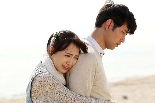 10 năm chăm nom bố mẹ chồng đau ốm, lúc chồng có bồ mẹ anh bảo: "Buông tha cho nó đi"