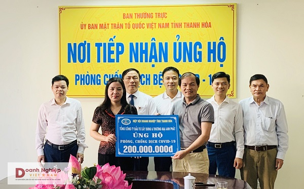 Hiệp hội Doanh nghiệp tỉnh Thanh Hóa trao 1,1 tỷ đồng ủng hộ phòng, chống dịch bệnh Covid-19