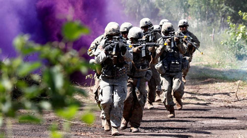 Sóng gió phía sau một cuộc điều binh lớn