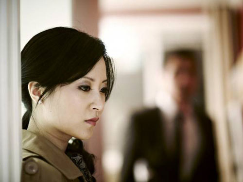 Tâm sự đàn bà có chồng ngoại tình: Tôi phải làm gì đây khi con mình luôn xem ba nó là thần tượng?