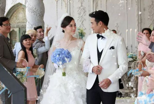 Nghe mọi người bàn tán con dâu góa chồng lại có con riêng, mẹ chồng em liền vui vẻ bước ra xóa tan nghi ngờ khiến khách khứa trợn mắt kinh ngạc