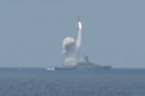 Tên lửa chống hạm siêu thanh Zircon của Nga bị nhận xét là "vô dụng"