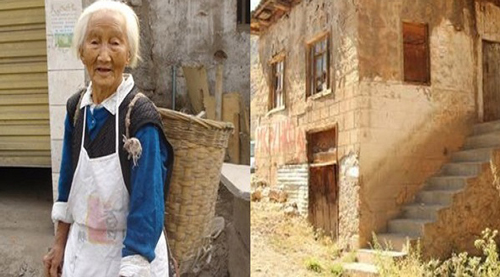 Thuê căn nhà thử lòng bạn gái, vừa thấy mẹ tôi mặc cái áo rách thì hành động của em khiến tôi khóc hận