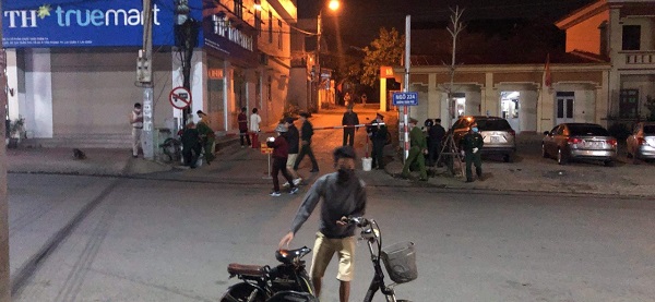 Lai Châu: Cách ly 23 cán bộ Trung tâm phục vụ hành chính công do tiếp xúc với con gái BN133