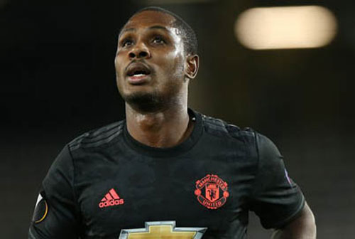 "Theo chân" Bruno Fernandes, Ighalo sẽ có giải thưởng đầu tiên ở M.U?