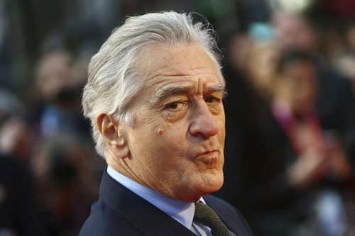 Robert De Niro: "Chúng ta cần ở nhà!"