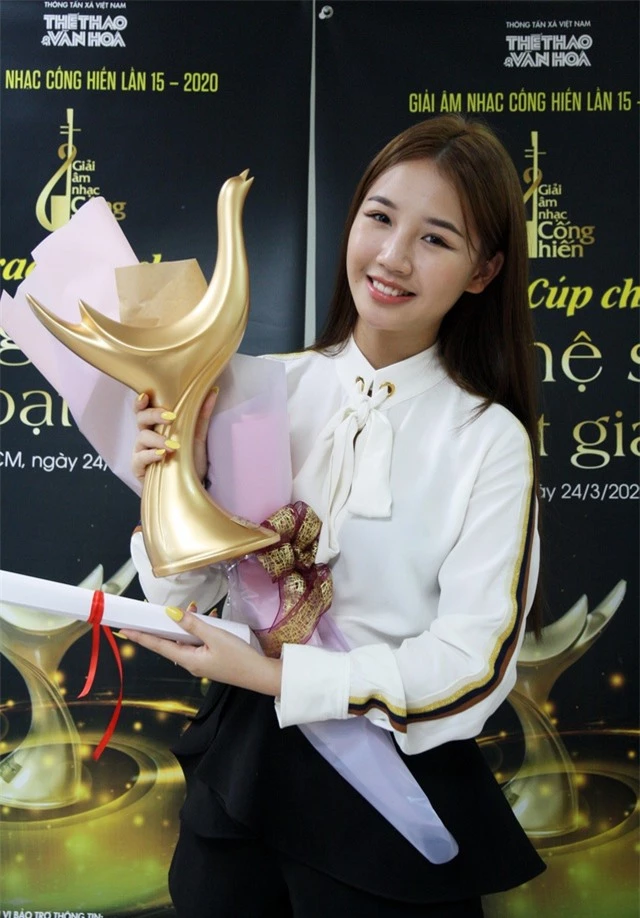 Hoàng Thùy Linh xuất sắc đoạt 4 giải Âm nhạc Cống hiến - 5