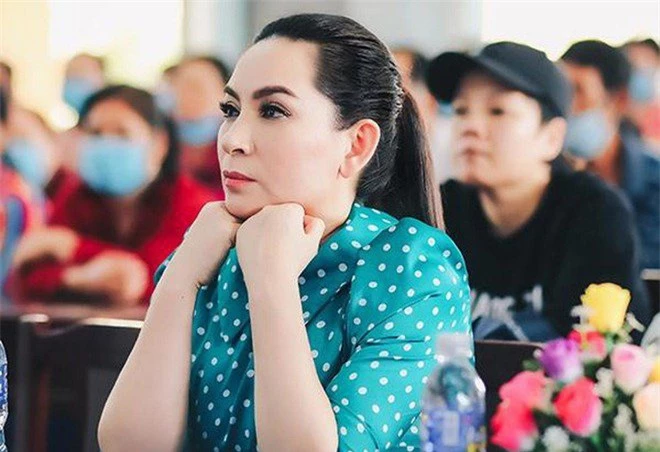 Phi Nhung: &quot;Tôi từng thấy Trấn Thành cho tiền bà lượm rác lúc đêm khuya và lau nước mắt&quot; - Ảnh 1.