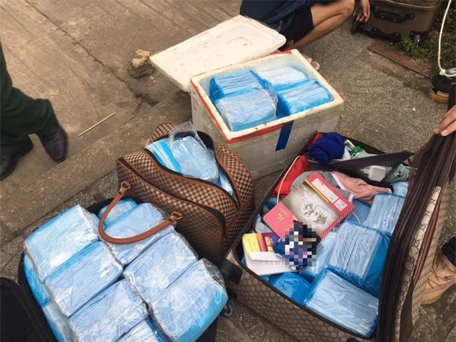 Vận chuyển lậu hàng chục ngàn chiếc khẩu trang y tế qua Lào tiêu thụ - 2