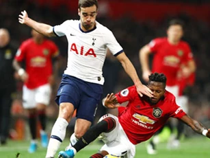 Tottenham hưởng lợi nhất từ việc Ngoại hạng Anh bị hoãn