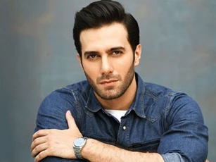 Đàn ông có nét tướng này thường đào hoa, dễ ngoại tình, chị em phụ nữ nên cẩn trọng