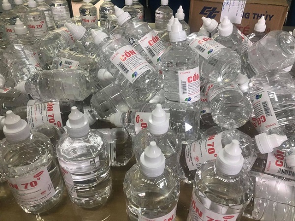 Covid-19: Nghịch cồn rửa tay, bé gái 4 tuổi bị bỏng nặng toàn thân 