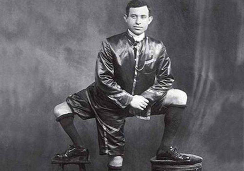 Cuộc đời của "dị nhân" có 3 chân và 2 "của quý": Vượt lên nghịch cảnh và trở thành vua gánh xiếc