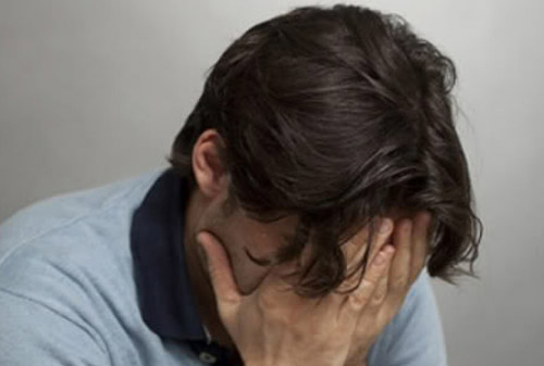 Quá "sốc" khi chị giúp việc đỡ vào phòng ngủ rồi khóa cửa lại và làm việc "động trời" ấy