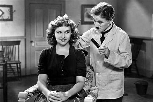 Chuyện thú vị về tuần trăng mật tại Việt Nam của "Vua hề Sác-lô"