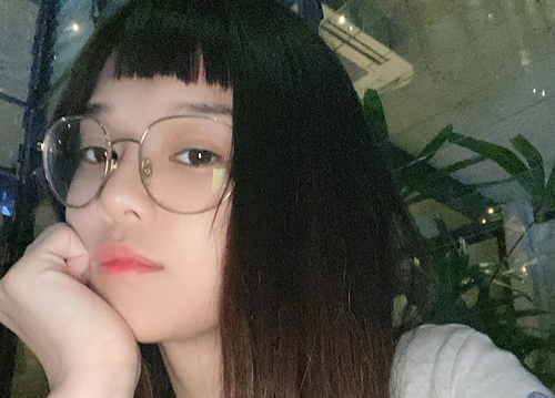 Hoàng Yến Chibi chia sẻ loạt ảnh với tóc mái ngố, cư dân mạng liên tục nói rằng: Rất giống nhiều người