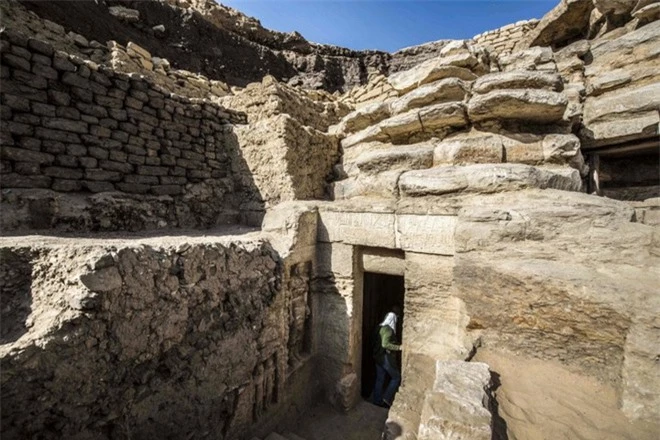 Bên trong ngôi mộ 4.400 tuổi vừa được phát hiện ở Ai Cập - Ảnh 9.