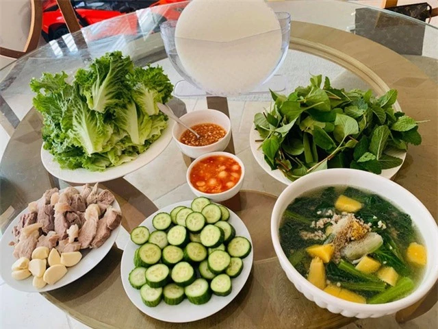 Ở nhà tránh dịch Covid-19, sao Việt khoe ảnh nấu ăn ngon - 8