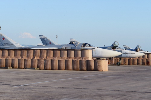 Phiến quân Syria "đề nghị" Nga ném bom vào vị trí của mình tại Idlib