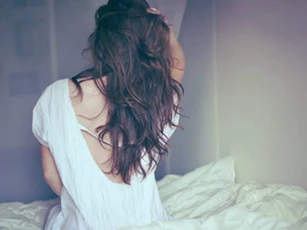 Tôi "chết điếng" khi bắt gặp cảnh chồng trốn vợ ra ngoài vui vẻ với "cô em kết nghĩa" lúc nửa đêm