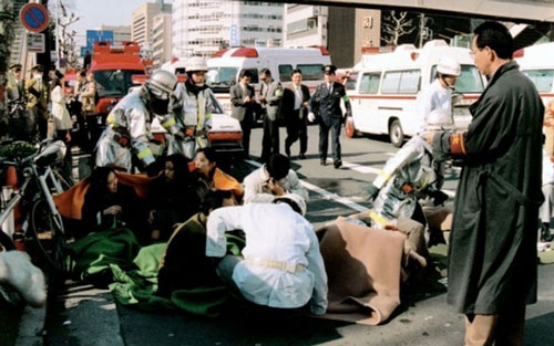 Di chứng chất độc Sarin từ vụ tấn công tàu điện ngầm Tokyo
