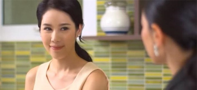 Màn đánh ghen chẳng giống ai: Vợ đến tận nhà nhân tình của chồng ngủ chung giường, ăn chung bát và cái kết lạ lùng - 1