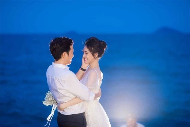 Trường Giang - Nhã Phương tung trọn bộ ảnh lãng mạn trong lễ đính hôn bí mật trên bãi biển sau hơn 1 năm về chung một nhà - Ảnh 5.