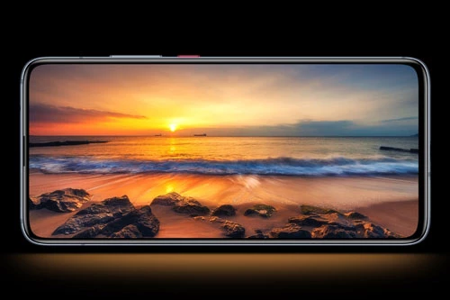 Redmi K30 Pro Zoom Edition được trang bị tấm nền màn hình Super AMOLED kích thước 6,67 inch, độ phân giải Full HD Plus (2.400x1.080 pixel), mật độ điểm ảnh 395 ppi. Màn hình này được chia theo tỷ lệ 20:9, tích hợp dải màu DCI-P3, công nghệ HDR10 +, độ sáng tối đa 500 nit. 