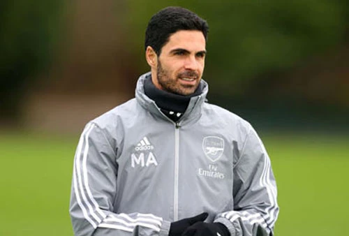 HLV Mikel Arteta.