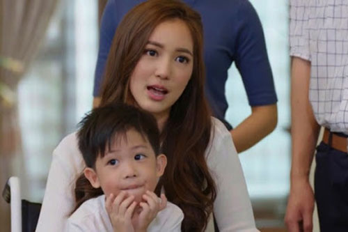 Tháng đưa vợ 15 triệu nhưng vẫn bị xin thêm, chồng nghi tiền bị "đổ" về nhà ngoại, vợ chẳng nói chẳng rằng chỉ đưa cho xem cuốn sổ mà anh "tím tái mặt mày"