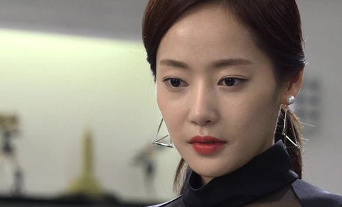 Mỗi đêm nằm bên chồng, tôi lại nghĩ đến tội lỗi "tày đình" trong ngày anh ấy đi công tác