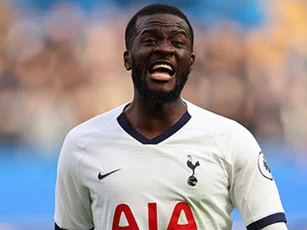 Barca quan tâm đến bản hợp đồng thảm họa của Tottenham