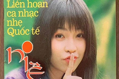 Hiền Thục khoe ảnh trên bìa báo năm 18 tuổi nhưng nhan sắc hiện tại lại càng gây choáng