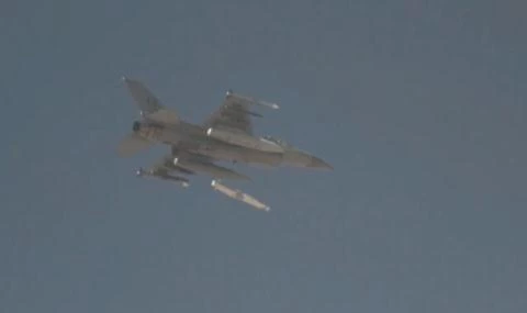 Tiêm kích F-16 Mỷ thử nghiệm với JSM.