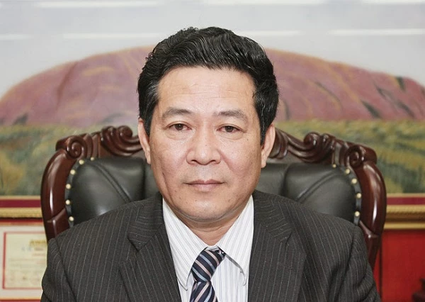 Sacombank chấm dứt hợp đồng lao động đối với Phan Quốc Huỳnh - Phó Tổng giám đốc Sacombank.