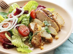 Bí quyết làm salad ức gà cho người muốn giảm cân