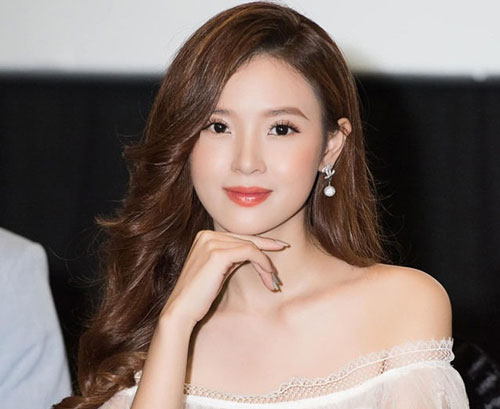 Hot girl Midu lần đầu chia sẻ về công việc kinh doanh khi các đồng nghiệp lao đao vì Covid-19