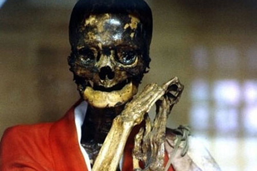 "Rùng rợn" về thuật ướp xác từ người đang sống