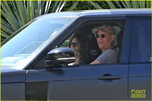 Vợ chồng Tom Hanks đã trở về Mỹ