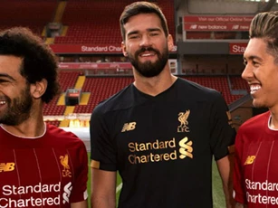 New Balance tuyên bố sẵn sàng kiện Liverpool