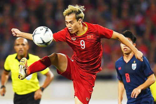 Văn Toàn ủng hộ hoãn V.League vì COVID-19