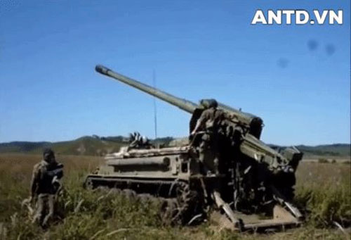 Pháo tự hành tiêu chuẩn bắn đạn hạt nhân siêu chính xác của Nga