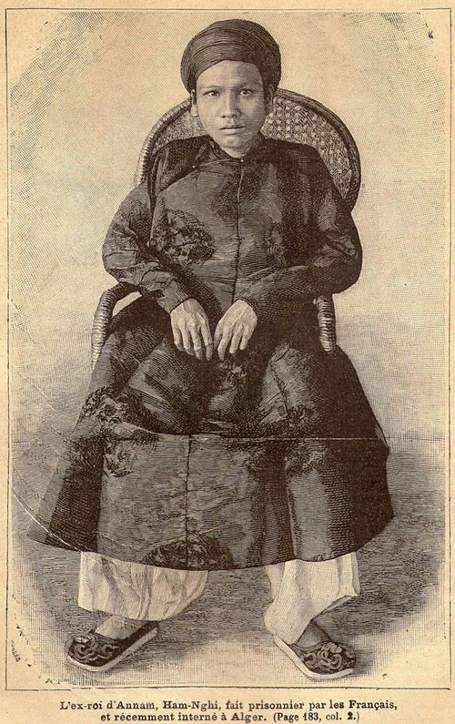 Hình ảnh cựu hoàng Hàm Nghi khi ông bị lưu đày tại Algeria năm 1889, in trên tạp chí Du hành (Journal des Voyages) của Pháp. Ảnh tư liệu.