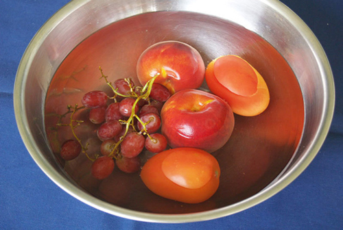 5 bí quyết "độc nhất vô nhị" để loại bỏ hóa chất độc hại của hoa quả cực đơn giản