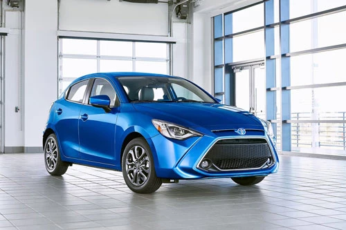 =6. Toyota Yaris Hatchback 2020 (mức tiêu hao nhiên liệu ở đường hỗn hợp: 8,1 lít/100 km).